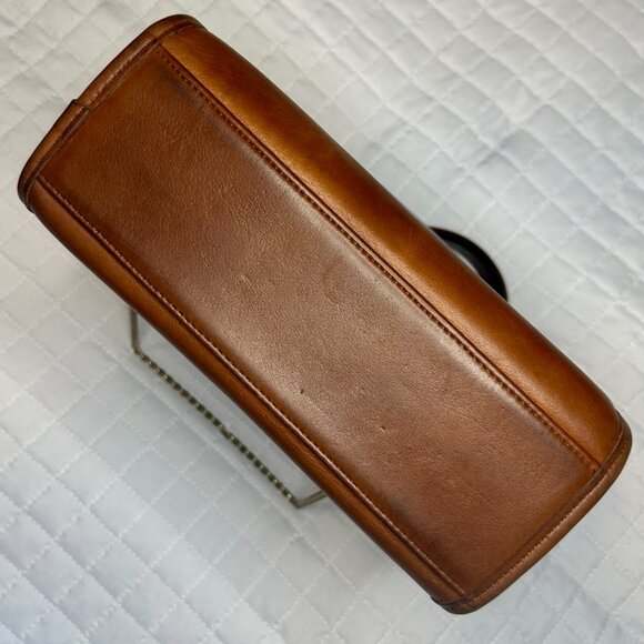 Coach Vintage Manor Bag 1995 British Tan 9977 Brass Hardware Shoulder Strap& Tag - Picture 16 of 16